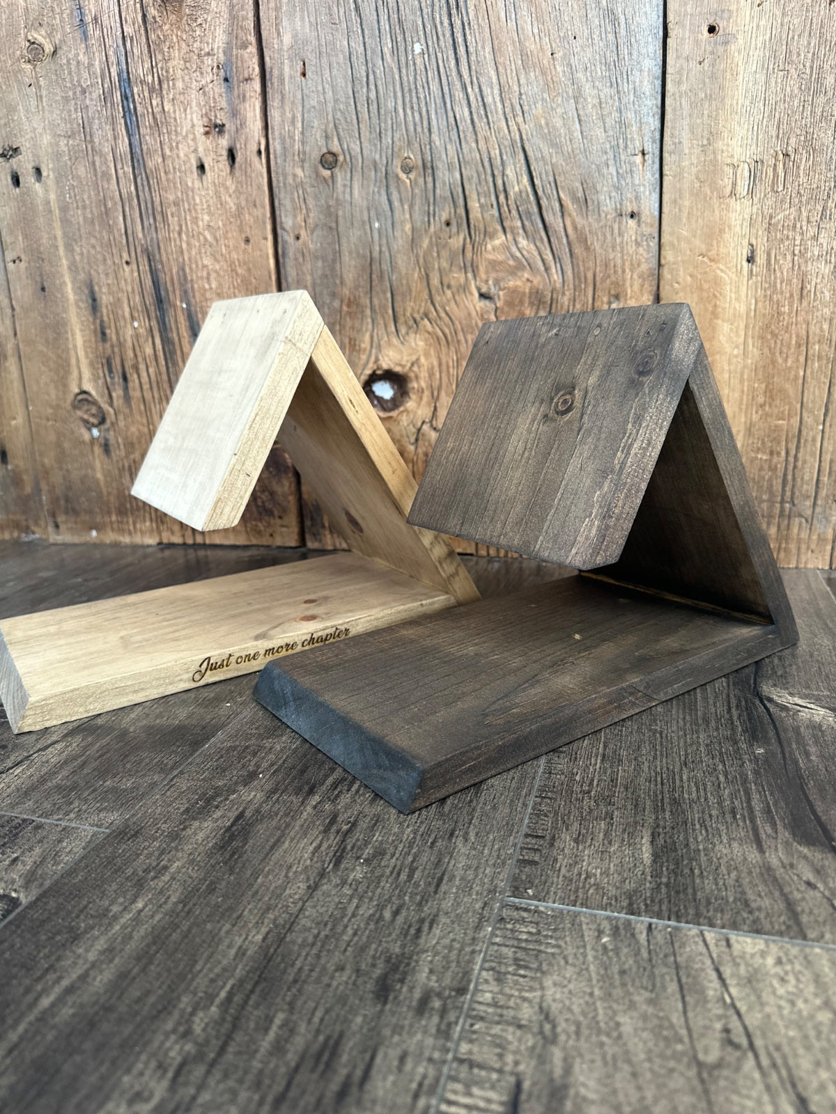 WOOD TRIANGLE BOOK HOLDER